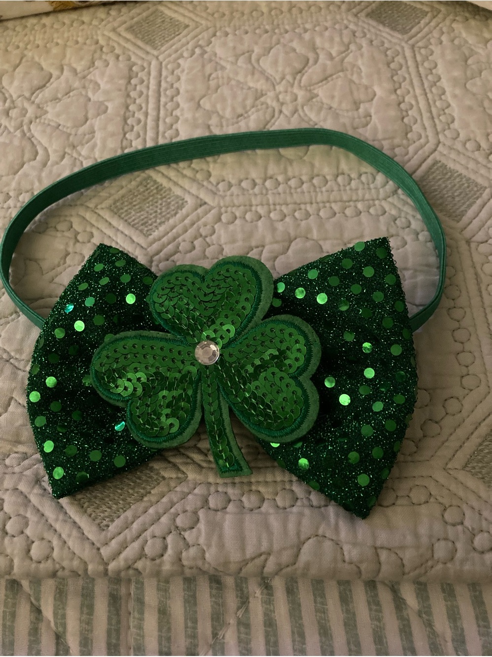 Head Band Green Bow Embellished with Shiny Sequins Overlaid Three-Leaf Shamrock